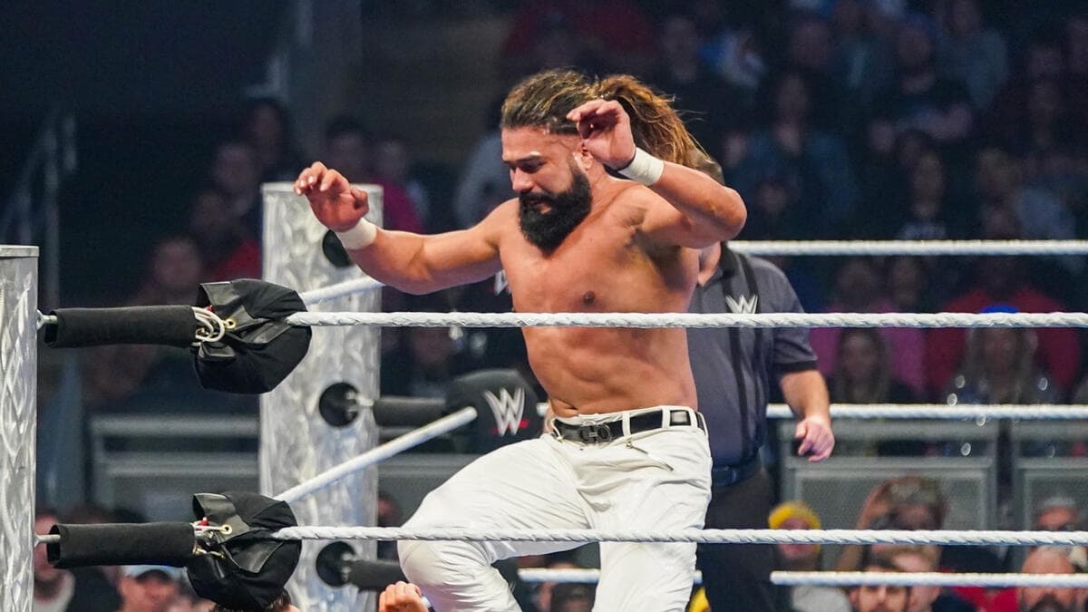 Andrade hitting the running knees