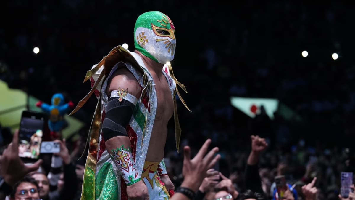 Mistico making entrance at AEW Grand Slam Mexico