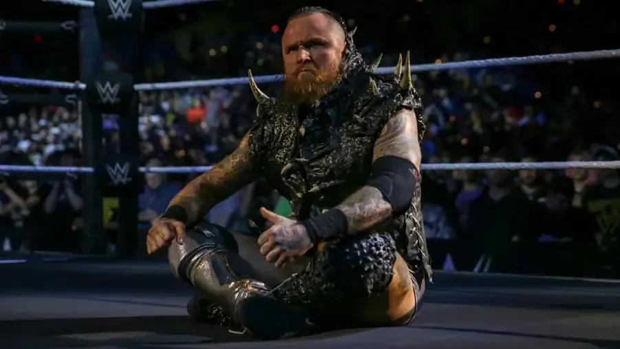 Aleister Black spiky.jpg