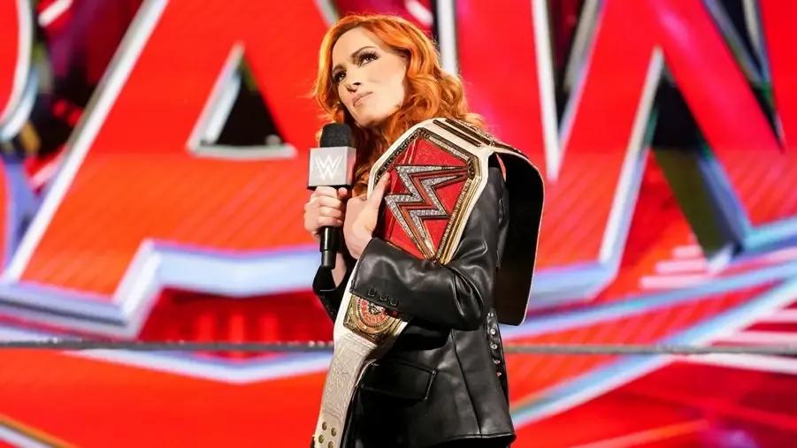 Becky Lynch- WWE Raw- November 2021.jpg