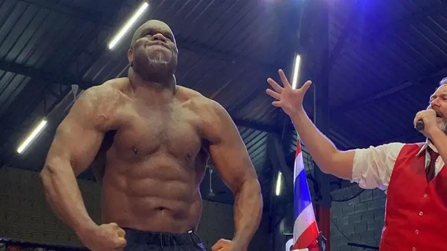 Bob_Sapp_gurning_901x506.jpeg