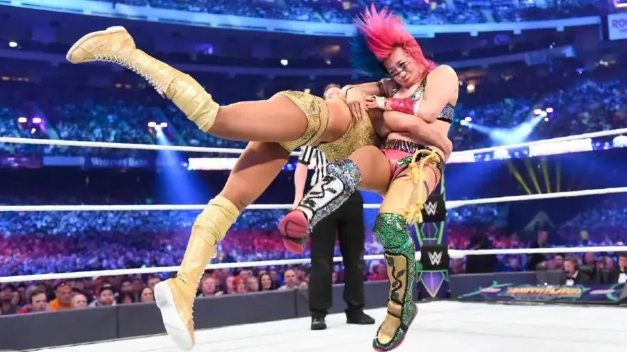 Charlotte flair spear asuka wrestlemania 34