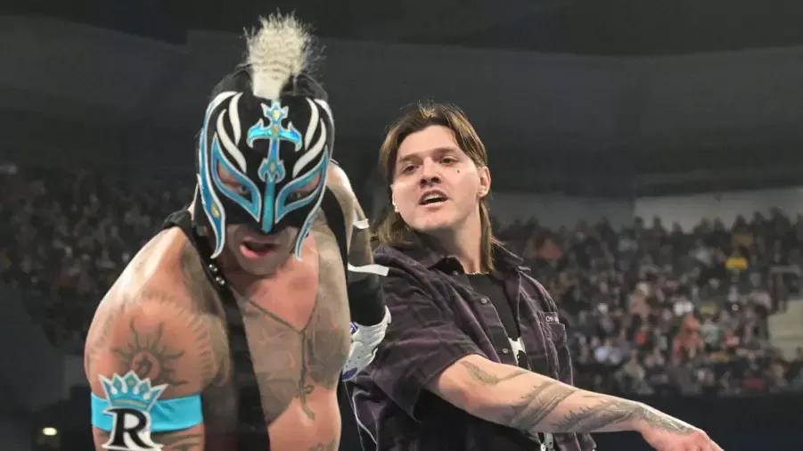 Dominik Mysterio Rey Mysterio slap.jpg