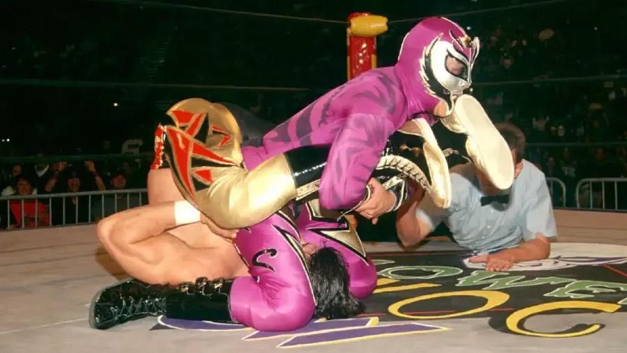 Halloween havoc 1997 rey mysterio eddie guerrero