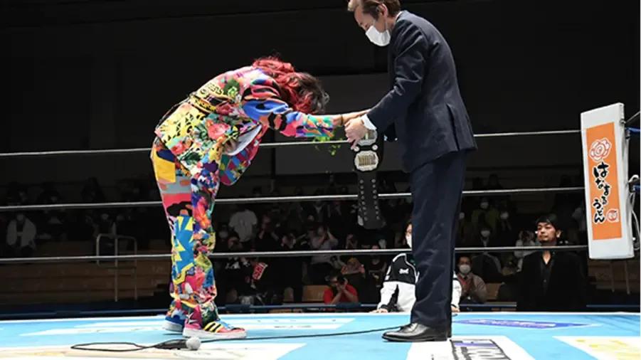 Hiromu Takahashi relinquishes the title.jpg