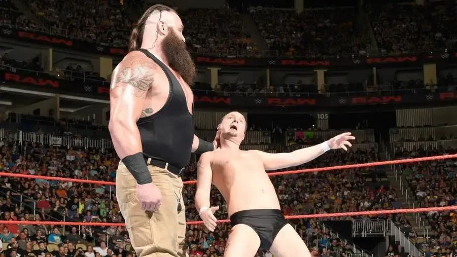 James Ellsworth- Braun Strowman- WWE Raw 2016.jpg