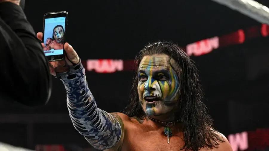 Jeff Hardy Selfie.jpg