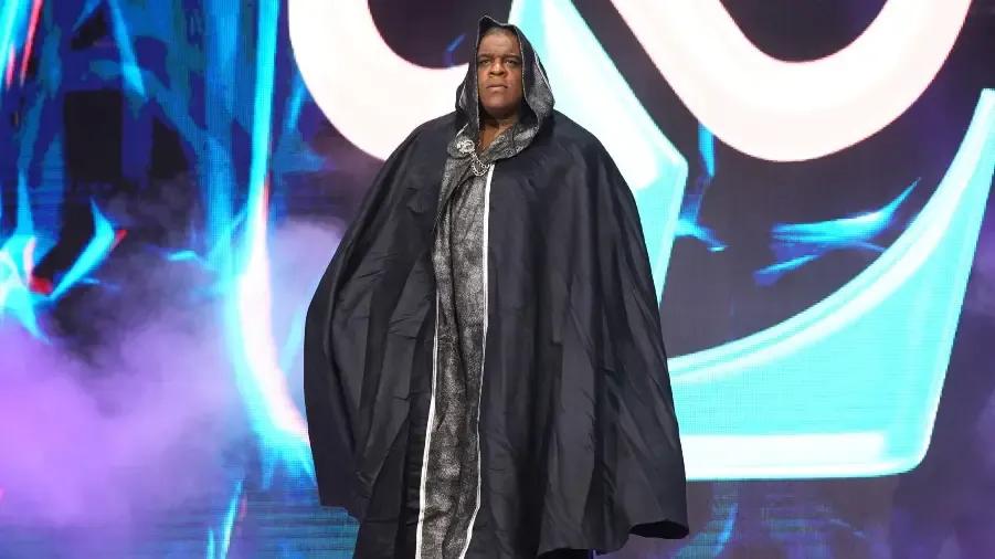 Keith Lee June 2023 cape.jpg