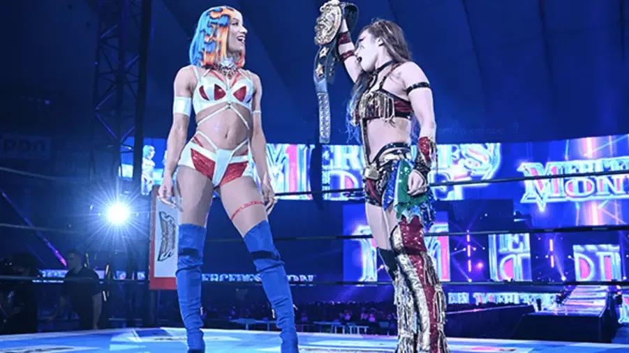 Mercedes Moné KAIRI Wrestle Kingdom stand off.png