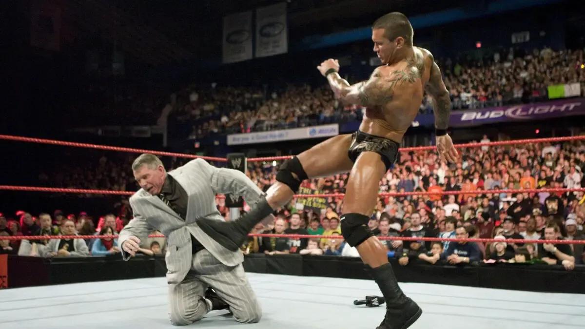 Randy Orton Punt Vince McMahon 2009.jpg