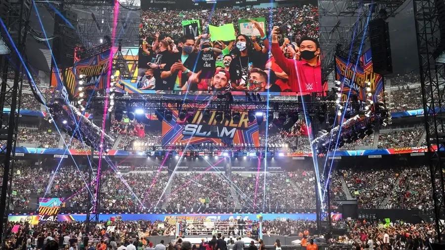 SummerSlam 2021 crowd pic.jpg