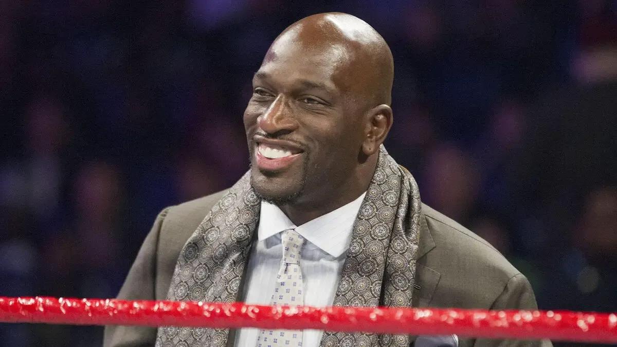 Titus O-Neil suit.jpg