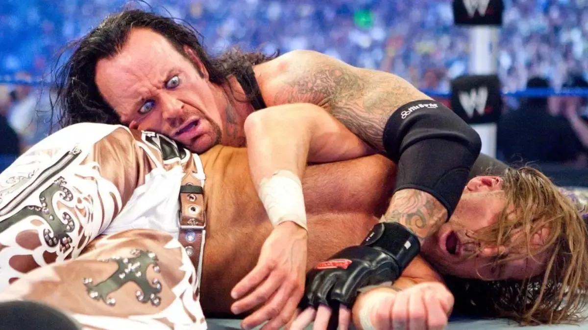 Undertaker Shawn Michaels WrestleMania 25 near fall.jpg