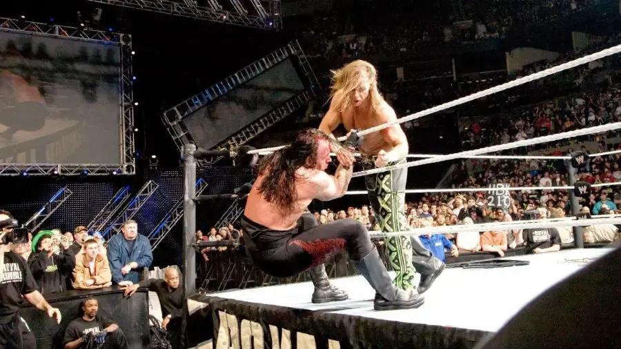 https://cultaholic.com/files/images/0defccd2d5f1b52481bb5eb84b884f6ea349ff61-Royal-Rumble-2007.jpg