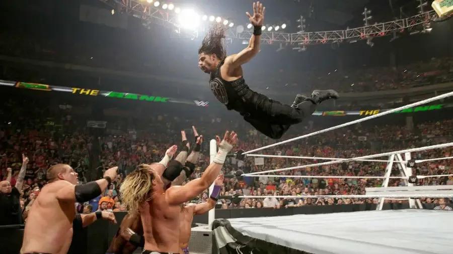 https://cultaholic.com/files/images/a5e211a22c2ba333e4468d8326dcfac4eb85f43c-Roman-Reigns-dive.jpg