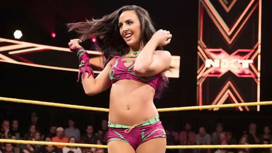 https://cultaholic.com/files/images/e50a250ad56f90e0d3a8df409d800d2059fe12b3-Peyton-Royce.jpg