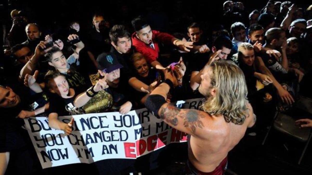 Edge high-fiving WWE fans at an April 2010 house show in Zurich, Switzerland