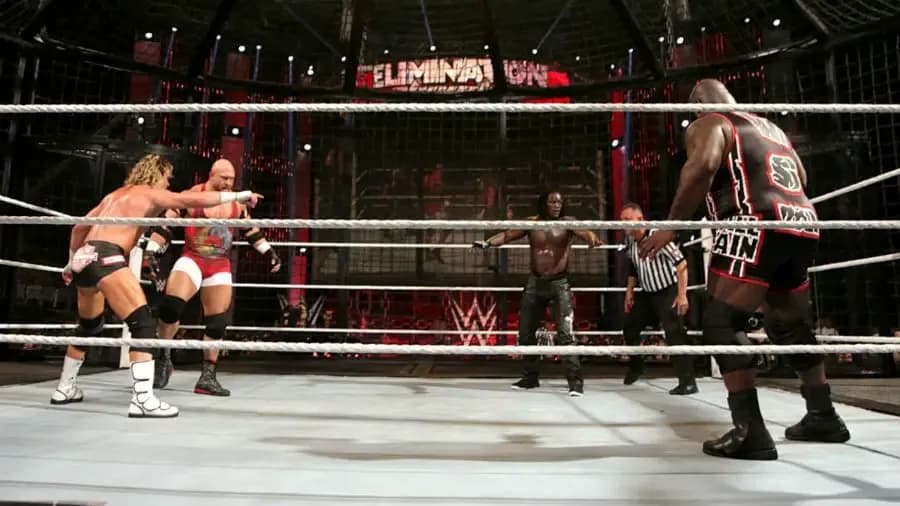 https://cultaholic.com/files/images/5a69fff3e2dc24e4f4eb6b4f8e7cdc05a6487894-Elimination-Chamber-2015.jpg