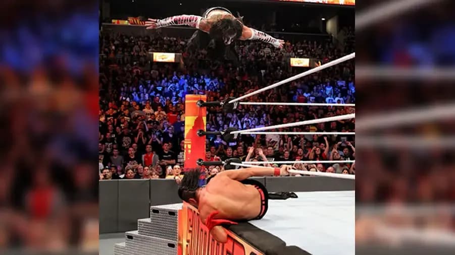 https://cultaholic.com/files/images/7307a9371819875fe94f201afdca3727a3f39177-jeff-hardy-shinsuke-nakamura-summerslam-2018.jpg