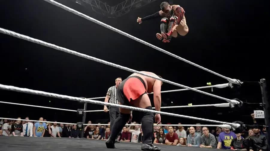 https://cultaholic.com/files/images/a2a294679b356cfb29a4db8ab8bbe92fa6029d93-nxt-takeover-london-finn-balor-samoa-joe.jpg