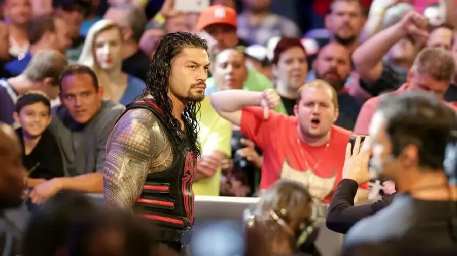 https://cultaholic.com/files/images/ede45e1ba4b785894d55964112a8c9acb6902e74-roman-reigns-FANS-BOO.jpg